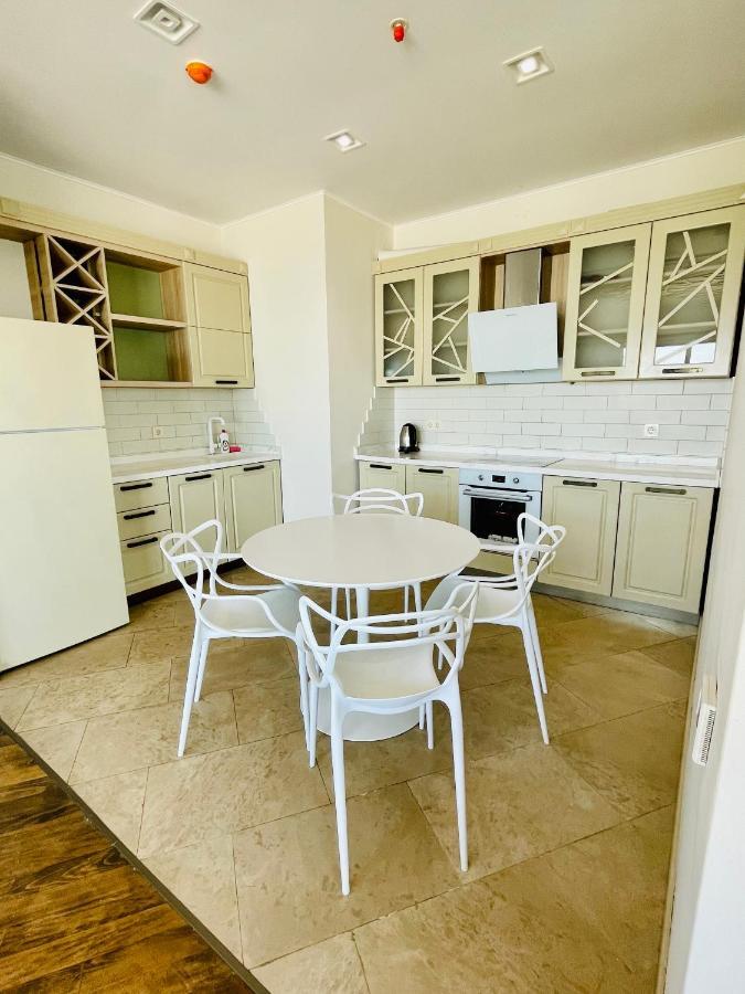 באטומי Balmaral Apart Hotel מראה חיצוני תמונה