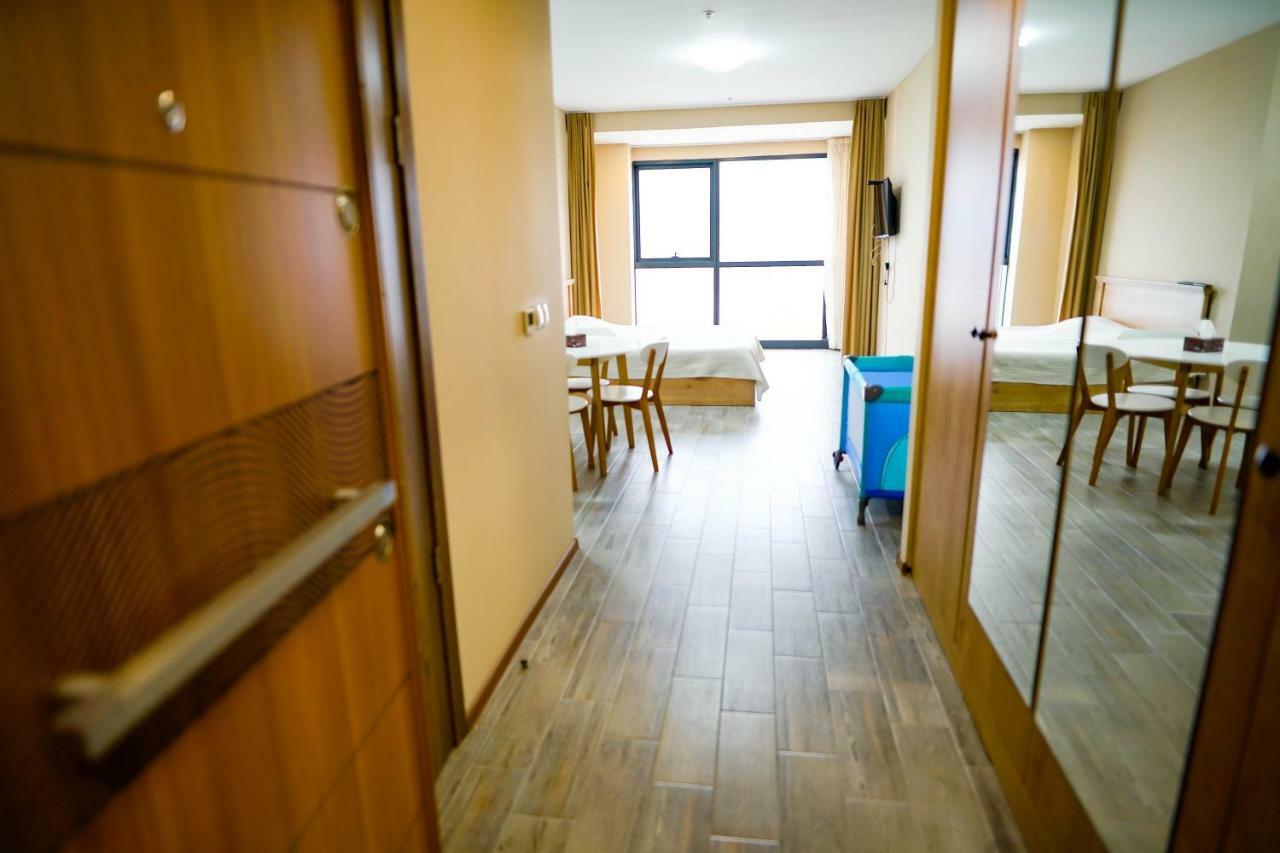 באטומי Balmaral Apart Hotel מראה חיצוני תמונה